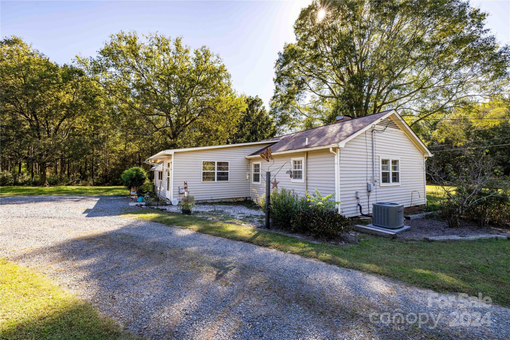 4467 Nc Highway 109 Hw Mount Gilead, NC 27306