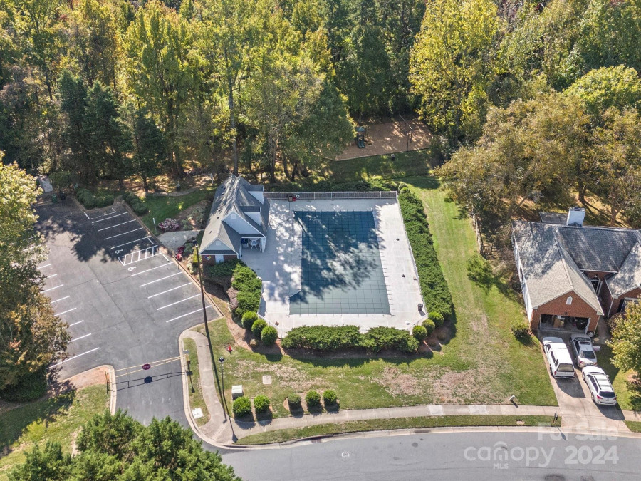 8813 Glenover Cir Charlotte, NC 28269