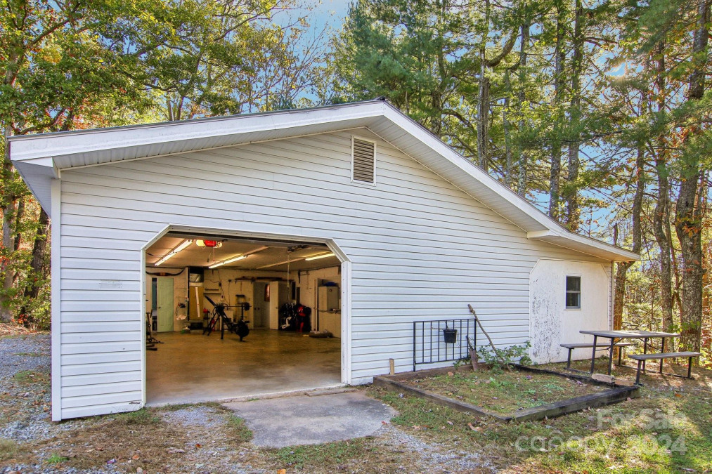 105 Big Bear Dr Pisgah Forest, NC 28768