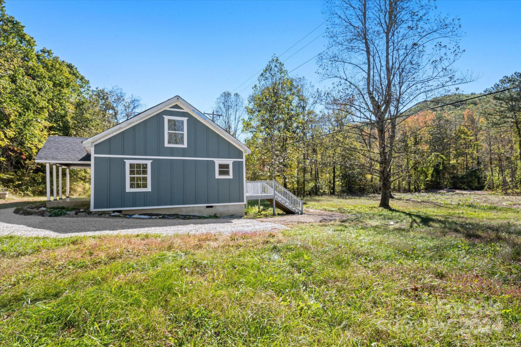 869 Peppers Creek Rd Marion, NC 28752