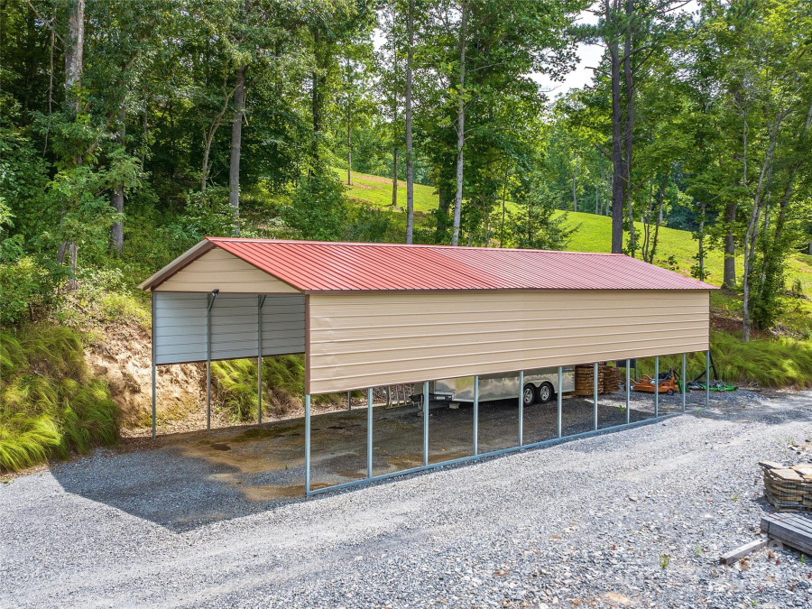 1279 Raccoon Rd Waynesville, NC 28786