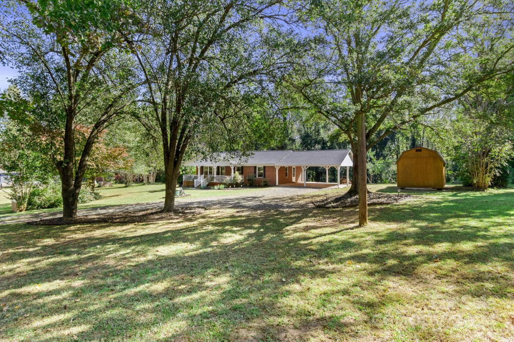 2876 Filbert Hw Clover, SC 29710