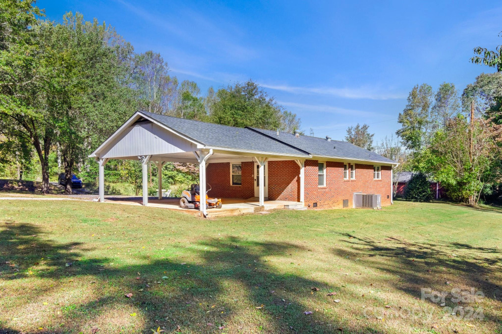 2876 Filbert Hw Clover, SC 29710