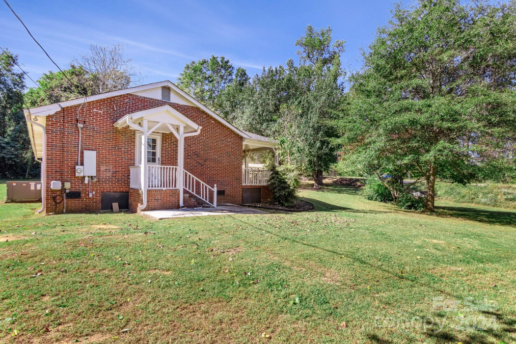 2876 Filbert Hw Clover, SC 29710