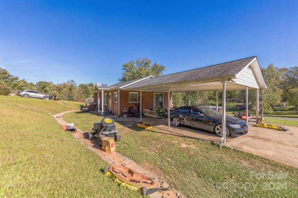 5018 Sugar Hill Rd Marion, NC 28752