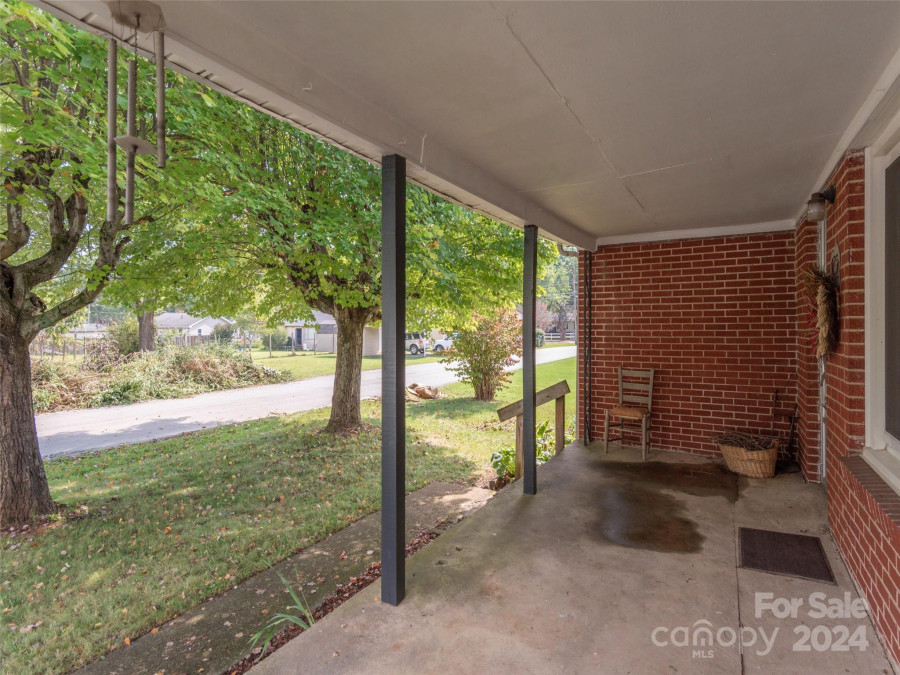 49 Seventh St Waynesville, NC 28786