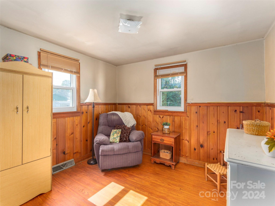 49 Seventh St Waynesville, NC 28786