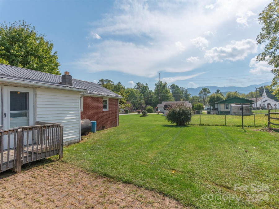 49 Seventh St Waynesville, NC 28786