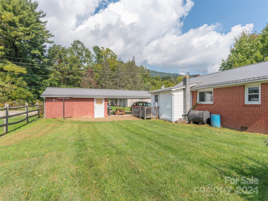 49 Seventh St Waynesville, NC 28786