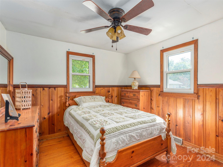 49 Seventh St Waynesville, NC 28786