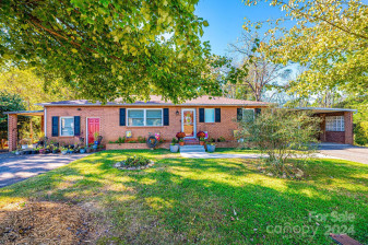 3842 Dowell St Hickory, NC 28602