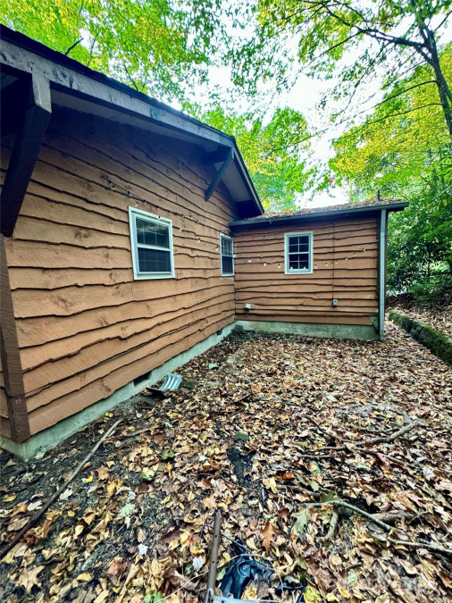 31 Poplar Ln Maggie Valley, NC 28751