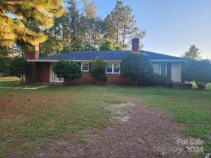 25606 Hwy 151 Hw Mcbee, SC 29101