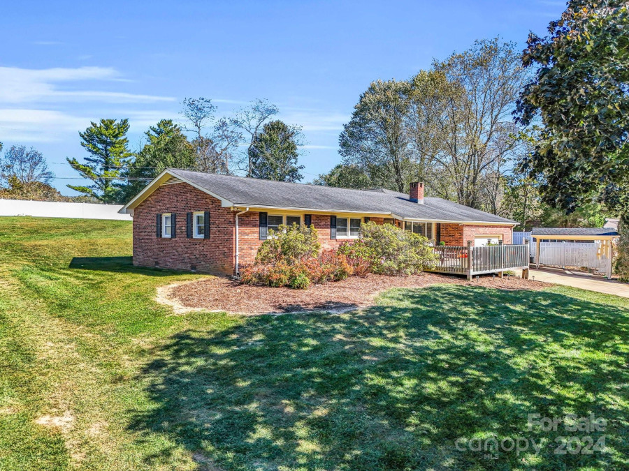 108 Wynnbrook Dr Hendersonville, NC 28792