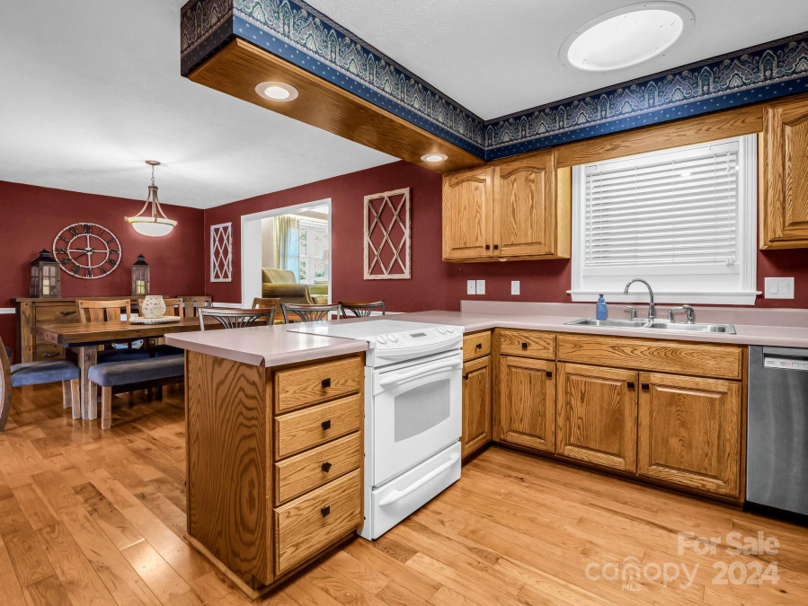 108 Wynnbrook Dr Hendersonville, NC 28792