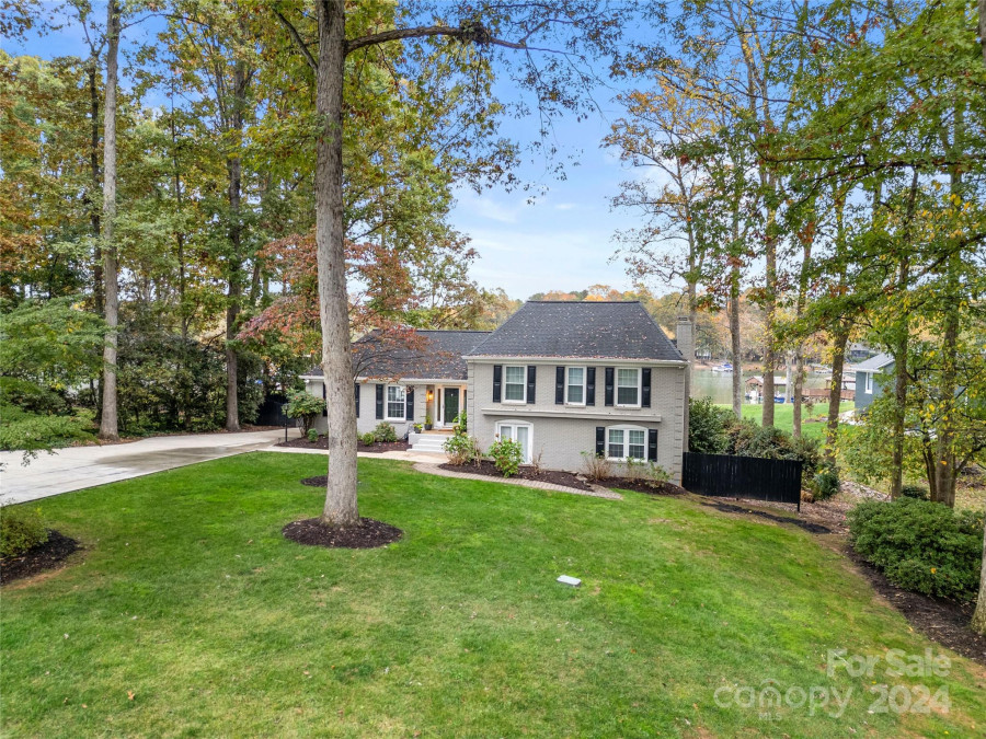 175 Woodstream Cir Mooresville, NC 28117