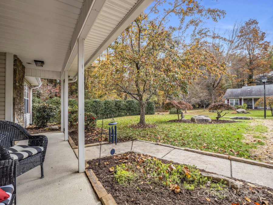 787 Saint Johns Way Hendersonville, NC 28791