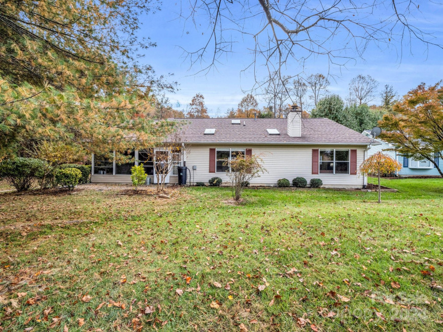 787 Saint Johns Way Hendersonville, NC 28791