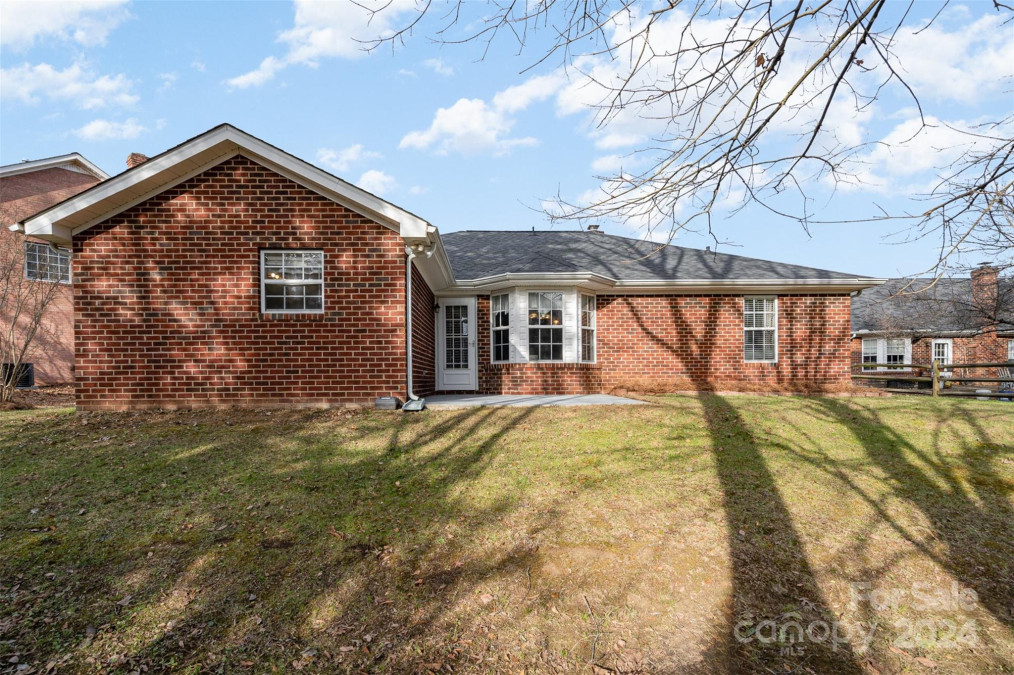 2505 Bass Ct Harrisburg, NC 28075