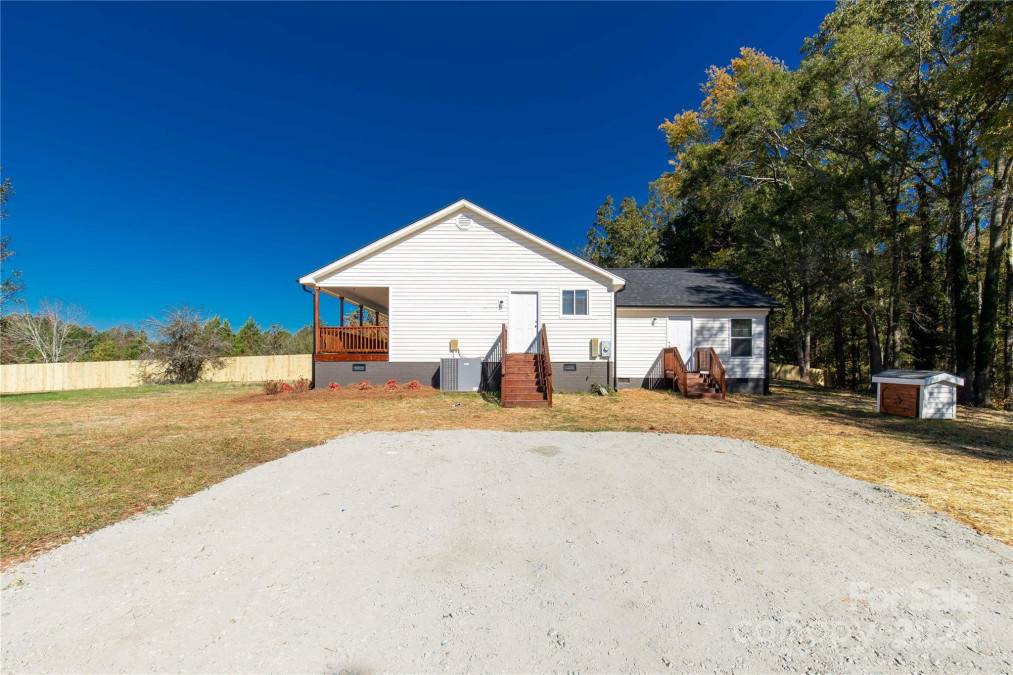 1966 Burkin Rd Mcconnells, SC 29726