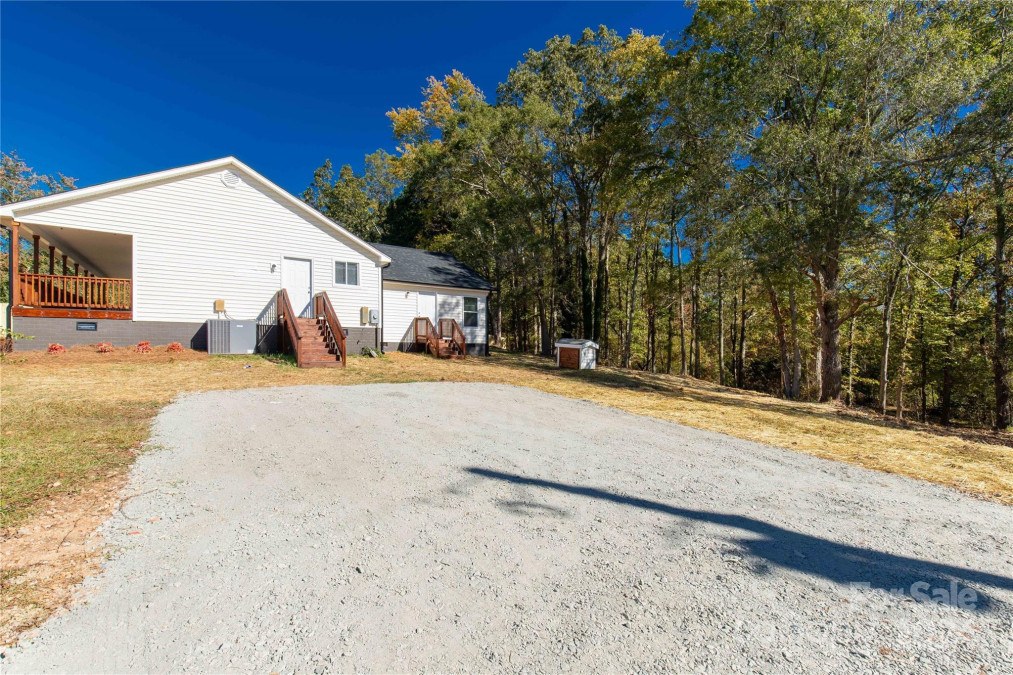 1966 Burkin Rd Mcconnells, SC 29726