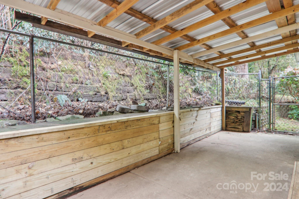 155 Nature Ln Waynesville, NC 28786