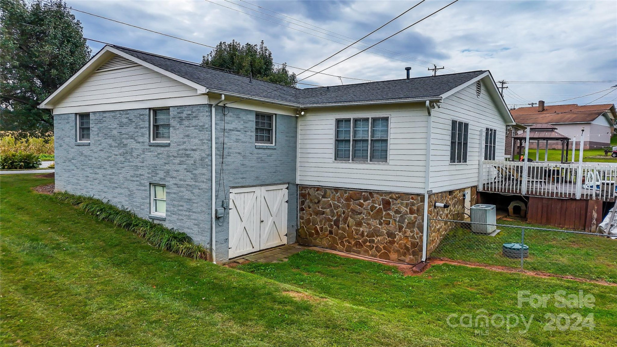 107 Pete Brittain Rd Morganton, NC 28655