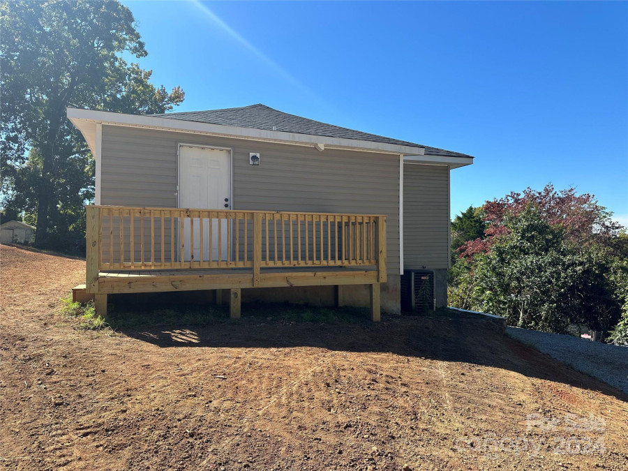 57 Willow St Badin, NC 28009