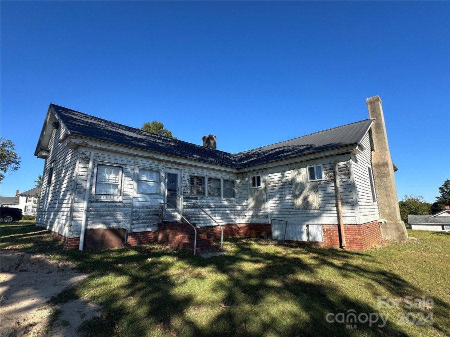 213 Main St Jefferson, SC 29718