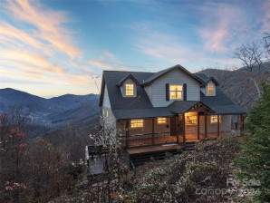 702 Scenic View Rd Maggie Valley, NC 28751