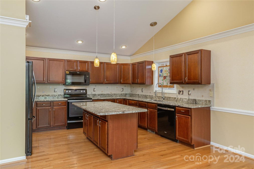 308 Charlestown Dr Hendersonville, NC 28792