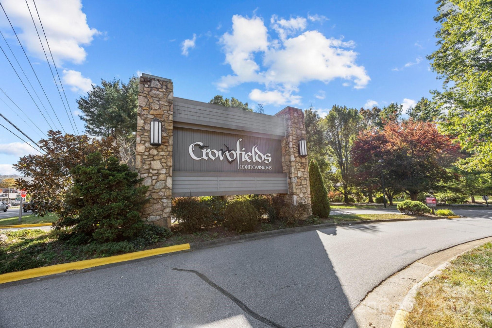 464 Crowfields Dr Asheville, NC 28803