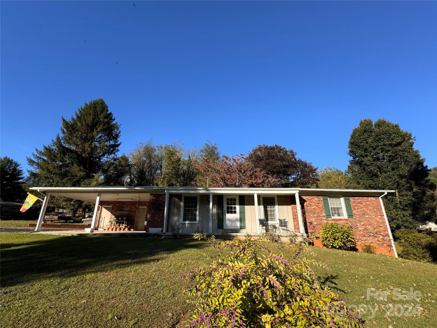 88 Winterberry Dr Cullowhee, NC 28723