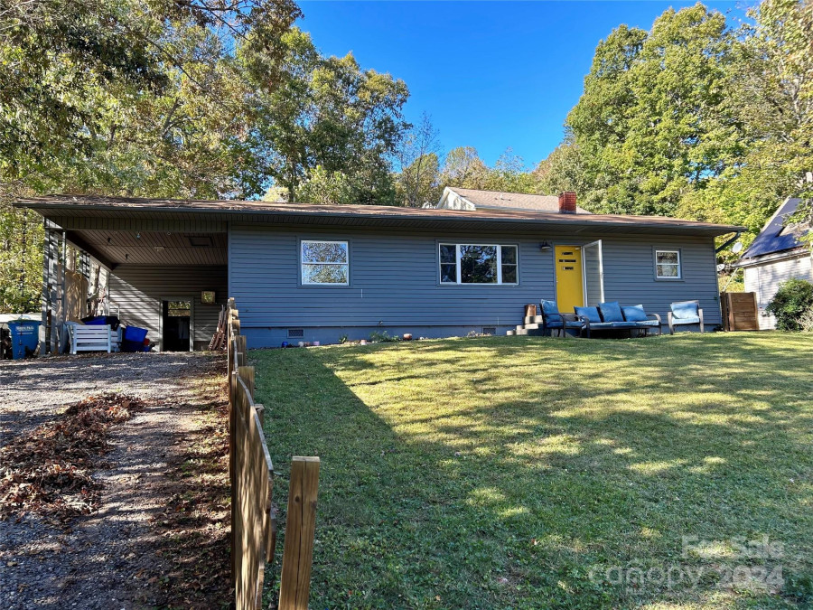 299 Northeast Ave Swannanoa, NC 28778