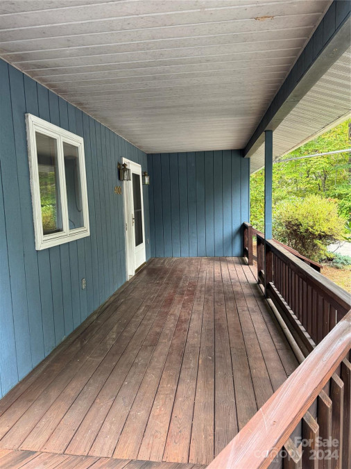 400 Winding Way Bryson City, NC 28713