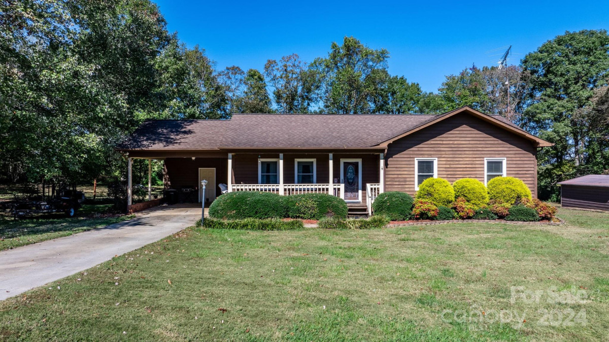 115 Coulwood Dr Hiddenite, NC 28636