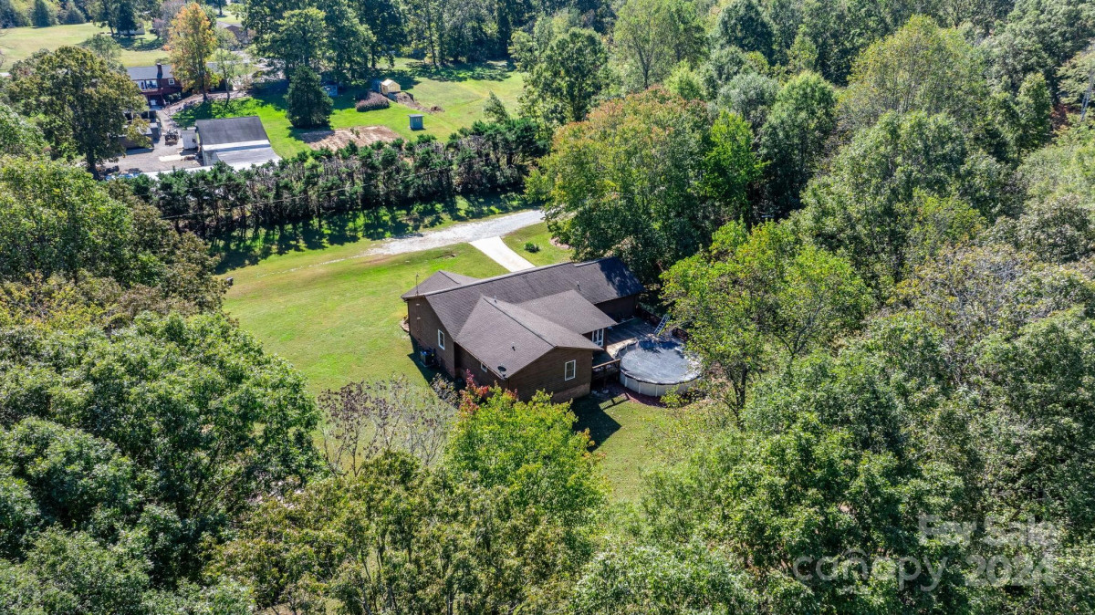 115 Coulwood Dr Hiddenite, NC 28636