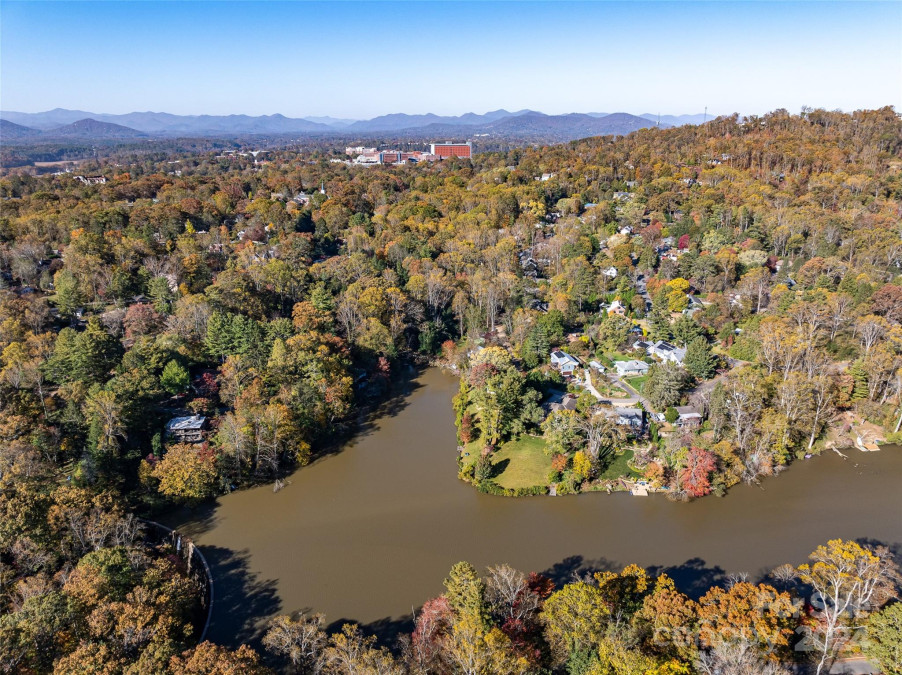 20 Shore Dr Asheville, NC 28805