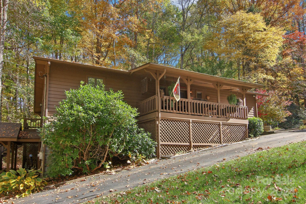 255 Dogwood Dr Maggie Valley, NC 28751