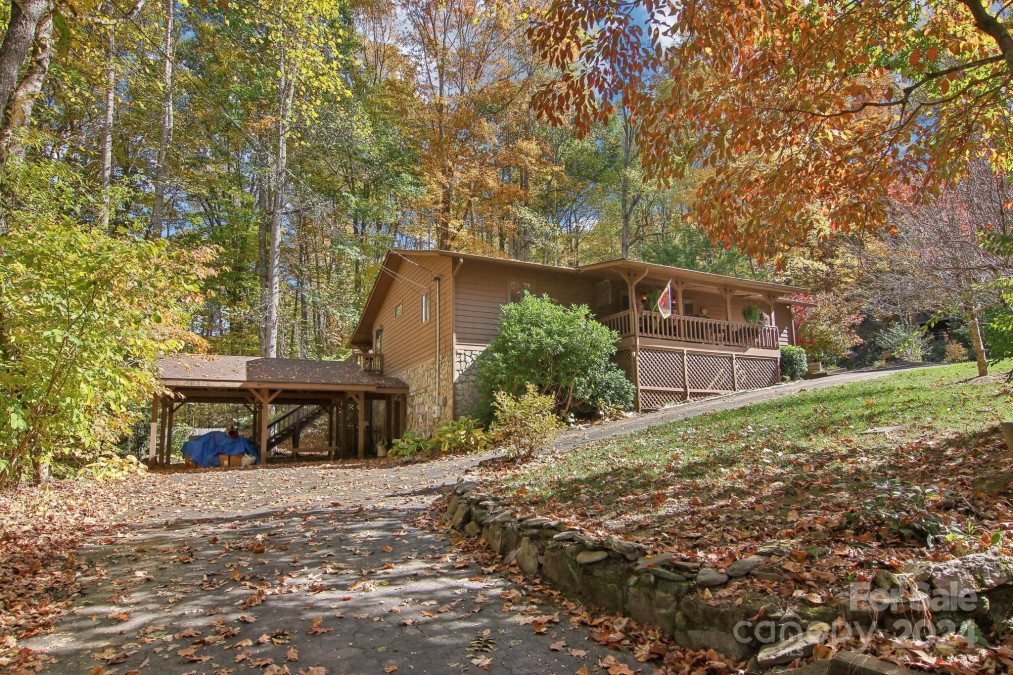 255 Dogwood Dr Maggie Valley, NC 28751