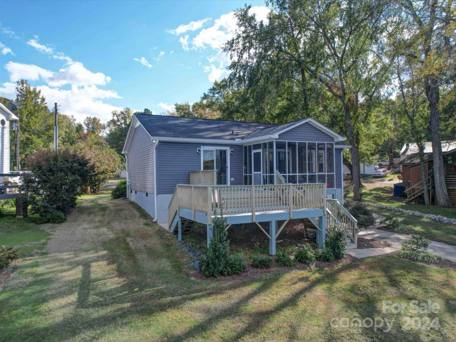 22 Garden Spot Ln Camden, SC 29020