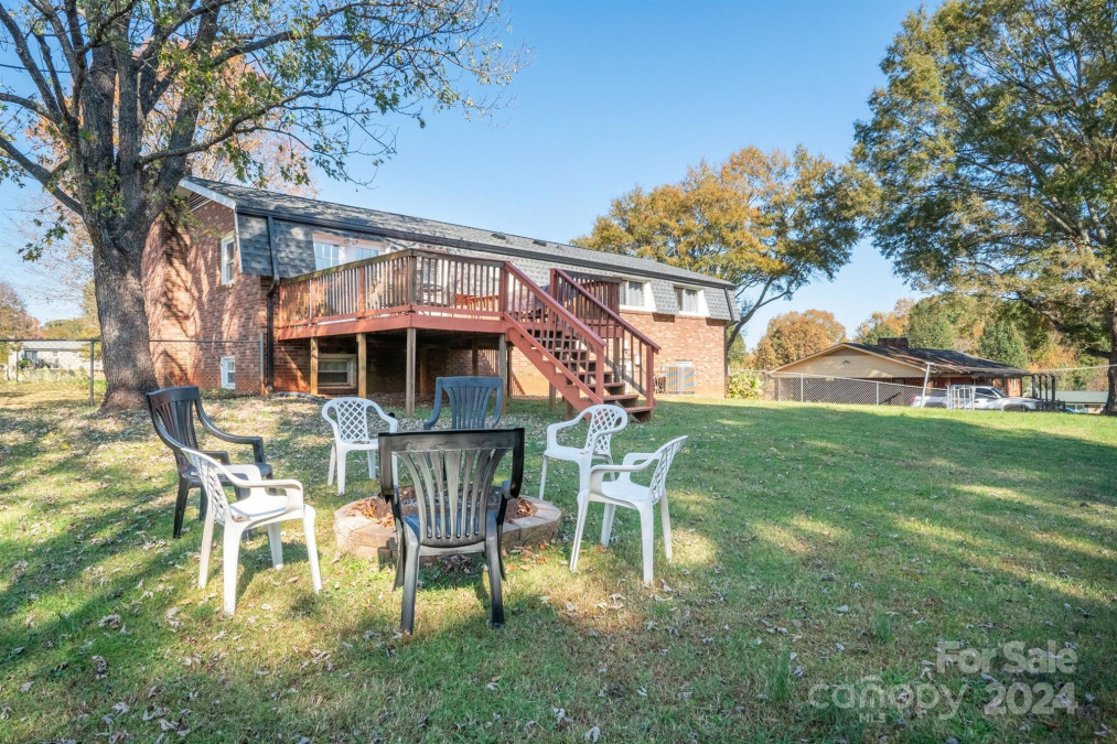 2741 Cedar St Conover, NC 28613