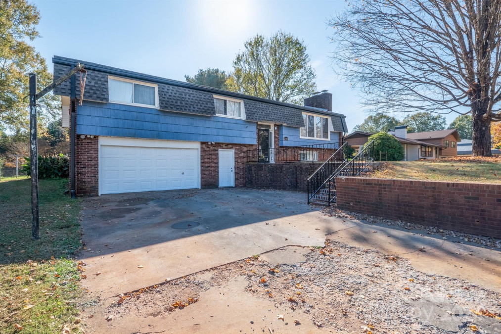 2741 Cedar St Conover, NC 28613