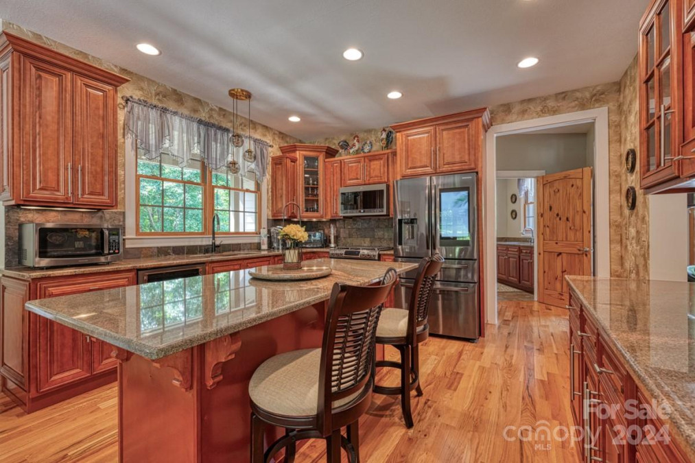 42 Forest Ridge Ln Tryon, NC 28782