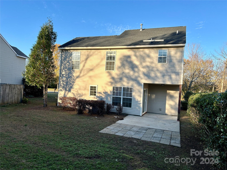 1021 Meadowbrook Ln Concord, NC 28027