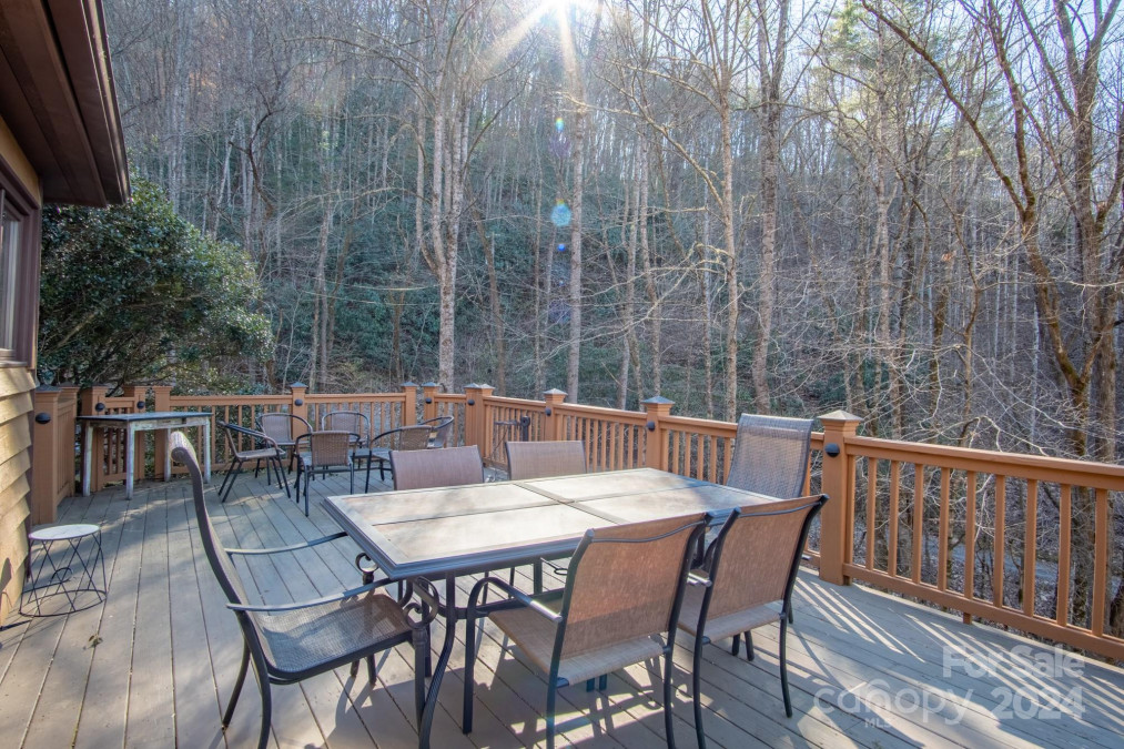 129 Kalmia Rg Cullowhee, NC 28723