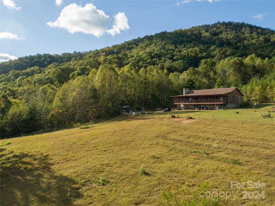 7355 J Warren Ln Lenoir, NC 28645