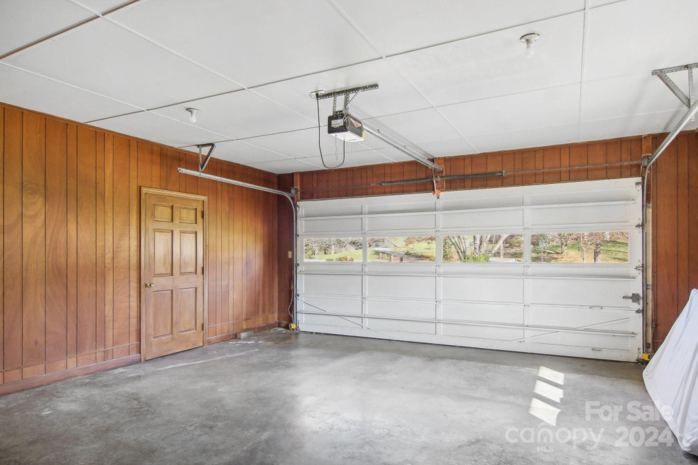 319 Ivy Hill Dr Waynesville, NC 28785