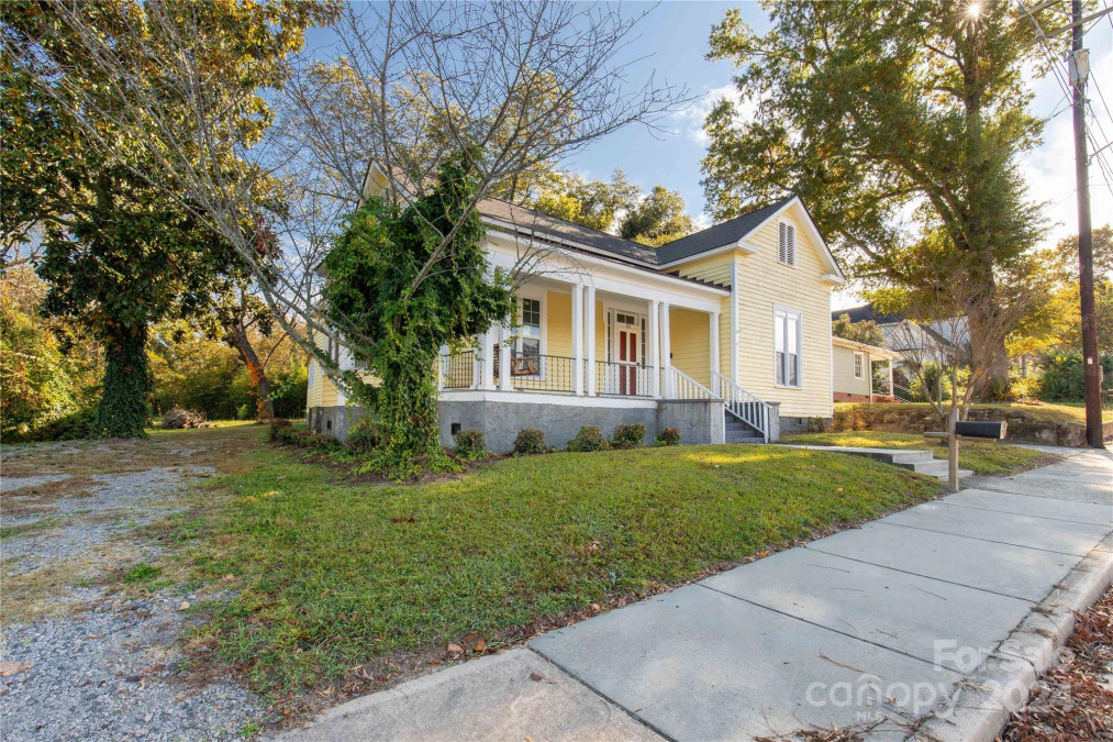 305 White St Lancaster, SC 29720