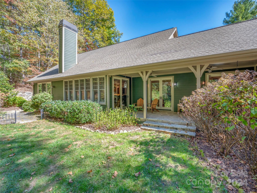 35 Prickly Briar Rd Hendersonville, NC 28739